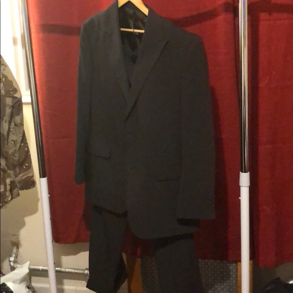 Men’s suit - Picture 10 of 13
